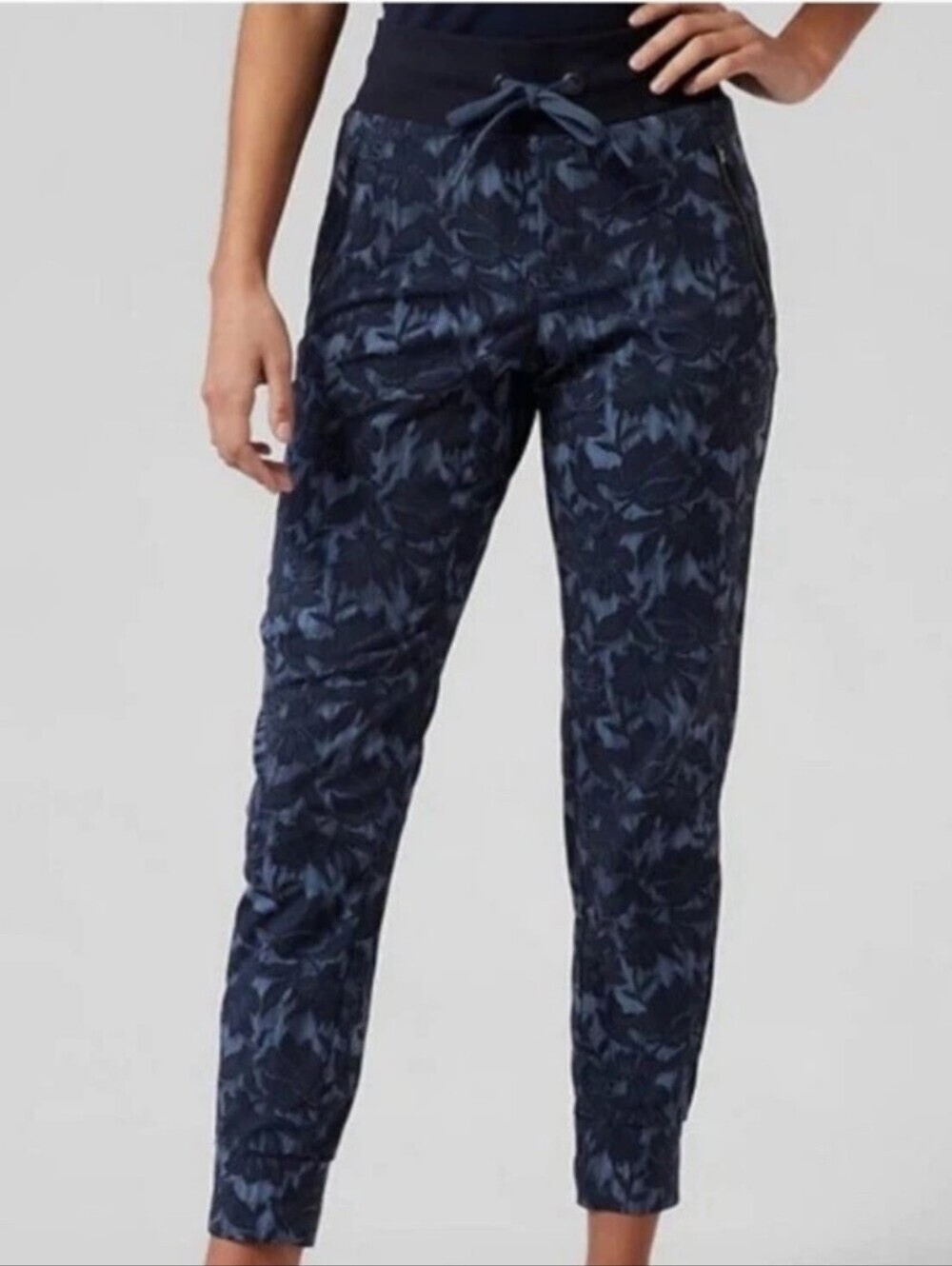 ATHLETA Trekkie North Jogger Ethereal Bloom Cottage Blue Floral Print Size 10